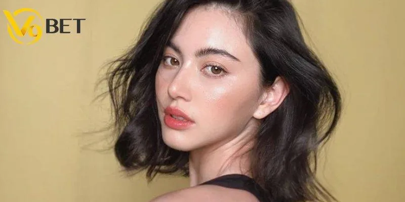 CEO Huyền Trang V9BET – Người Lãnh Đạo Bản Lĩnh Top Đầu 3 Thành tựu của CEO Huyền Trang V9BET trong sự nghiệp