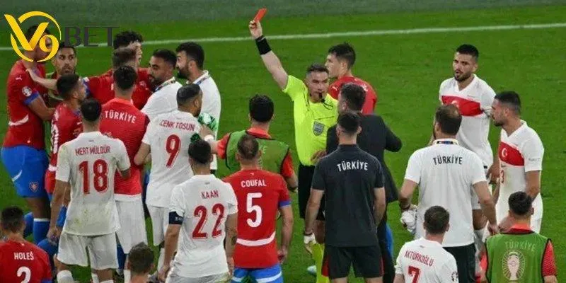 Tuyệt chiêu nhận biết kèo thẻ đỏ thơm